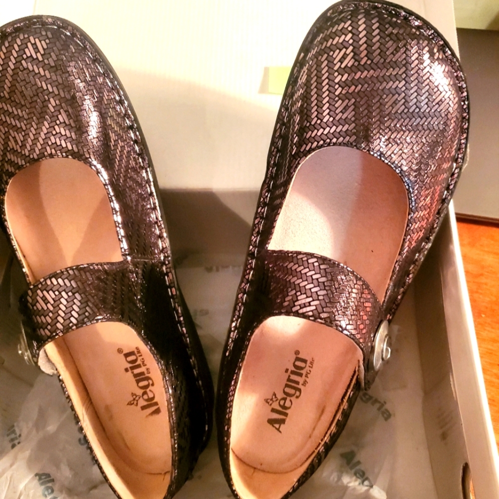 NIB Alegria Shoes